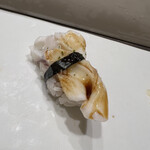鮨 繁乃 - ゲソには酢橘の皮をおろしたのが香り付けに✨️