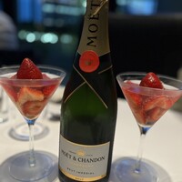 THE COSMOPOLITAN GRILL BAR TERRACE - 