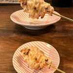 炭火焼食堂 膠 - 身付ナンコツ(240円)