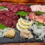 本格馬刺し居酒屋 新馬 - 馬刺し四種盛り