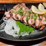 本格馬刺し居酒屋 新馬 - 地鶏のタタキ