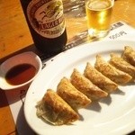 餃子500円 ビール 中瓶キリンラガー500円
