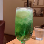 イヅツカフェ - クリームソーダ¥660