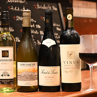 世界各国の美味しいワインを厳選。八王子ハイボールもおすすめ