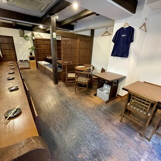 テーブルと掘りごたつの仕切りは外せます！