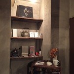 ELEPHANT FACTORY COFFEE - 2014/09/26 本棚に村上春樹の本がない