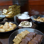 赤崁擔仔麵 - まさに台南小吃向け食材の宝庫ですね。