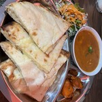 エベレストダイニング - チーズナンセット　1380円