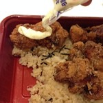 からあげ&弁当 トリとん - 上州とんから飯（税込み830円）