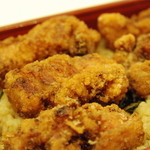 からあげ&弁当 トリとん - 上州とんから飯（税込み830円）