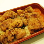 からあげ&弁当 トリとん - 上州とんから飯（税込み830円）
