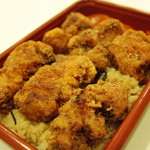 からあげ&弁当 トリとん - 上州とんから飯（税込み830円）