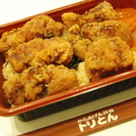 からあげ&弁当 トリとん - 上州とんから飯（税込み830円）