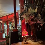 LA MANON - 花と絵画がたくさんありました