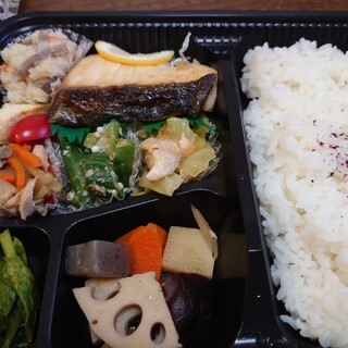 しん　お膳 クレヨンしんちゃん食器セット KY3496RX – クレヨンしんちゃん