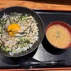 きんちゃく家 - 生しらす、釜揚げしらすのハーフ丼、