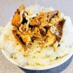 伊勢屋 - サバの味噌煮ご飯（自己流）