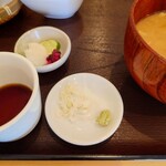 かわしま - 蕎麦に適量の薬味。