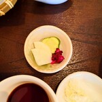 かわしま - 三種盛りが嬉しい、箸休めの"香の物"。