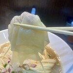 ヌードル＆スパイスカレー 今日の1番 - サプライズ雲呑　あっぷ　2/4