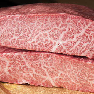 長期飼育で柔らかくさっぱりとした牛肉を使用◆深い旨味をどうぞ