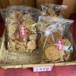 すもうせんべい本舗 前田商店 - 本当にお得、どれを食べても当たりですね。