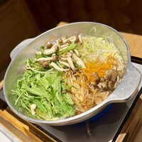 神戸牛 しゃぶしゃぶ おもき 離れ 銀座店 - 神戸牛出汁しゃぶ神戸牛赤身 野菜盛季節の4種塩