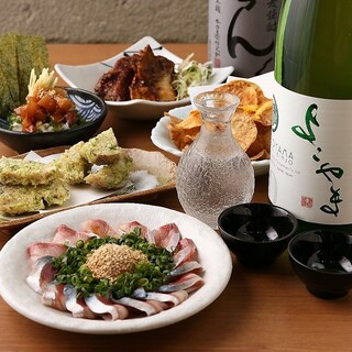 もつ鍋や馬刺しをはじめとした芋蔵のお料理で九州を満喫。