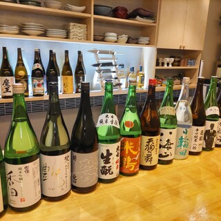 魚料理と相性抜群の日本酒を豊富にご用意◎ペアリングを楽しめる