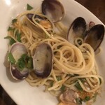 デリツィオーゾ フィレンツェ - アサリとカラスミのペペチ　半分に取り分け提供してくださりました　少したべちゃった…アルデンテでいい感じ