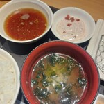 まきの - 味噌汁、梅タルタル、天つゆ