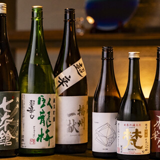 定番に加えて季節限定酒もご用意。選べるおちょこで愉しむ日本酒