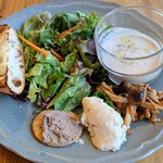 ベジバル チバットリア - サラダプレート♡