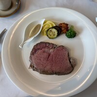 RoastBeef&Grill ROSSINI - ・肉料理～NZ産　ローストビーフ100g　温野菜添え