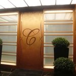 カランドリエ - 正面