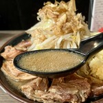 ラーメン専門 宮の森 - スープ