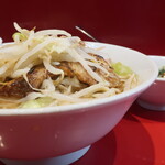 ラーメン二郎 - ラーメンミニ＋青ネギショウガ半分炙