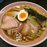 ラーメン大至 - チャーシューメン、ワンタントッピング