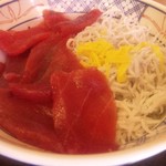 2色丼（マグロ＆しらす）