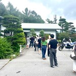 柳原うどん - 開店前に既に行列