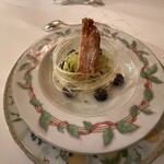 ヴァンサン - 和歌山の桃のコンポートとピスタチオのアイスクリーム