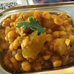 インド料理 パリワル - 冬瓜とひよこ豆のカレーはほっこりする美味しさ♡