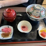 与八 - うな丼　3切　¥3450