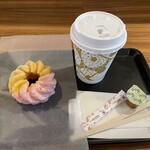 ミスタードーナツ - 料理写真:ストロベリーカスタードフレンチ・ブレンドコーヒー