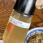 こばや食堂 - 唐辛子酢を入れると更に美味しさアップ！