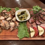 シュラスコ 肉寿司食べ放題 夜景肉バル サルーテジャポン - 