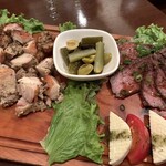 シュラスコ 肉寿司食べ放題 夜景肉バル サルーテジャポン - 