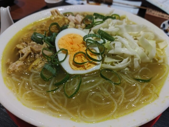 鶴岡の本格インドネシア料理「ワルン ソト」- スパイシーなスープと定番メニューが楽しめる