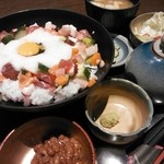 隠れ菴忍家 - ランチパスポートの海鮮スタミナ丼　540円