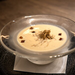 USHIGORO S. - トリュフと牛コンソメのビシソワーズ　